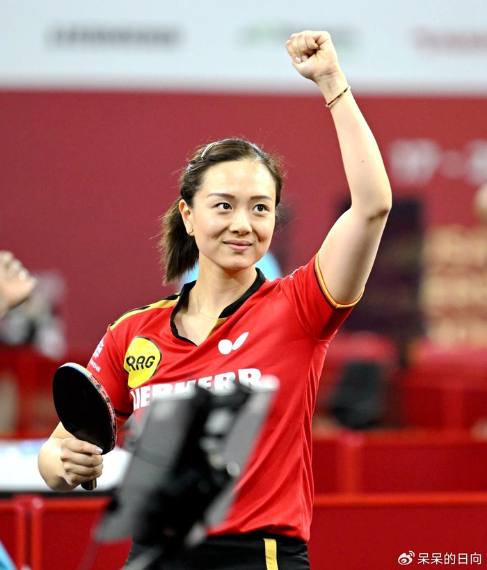 华裔乒乓球女神惊艳中国赛场，肤白貌美气质佳，颜值与实力兼备|万远|德国|刘家良|莎宾·温特|波尔卡诺娃_新浪体育_新浪新闻